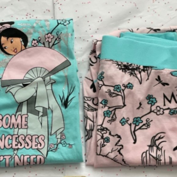 Disney Mulan Pajama wit Short Sleeve Top and Pajama Pant - Picture 8 of 8